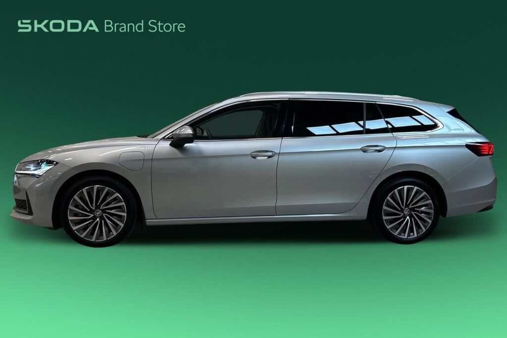 SKODA Superb Combi B9 2024 Combi 1.5 TSI PHEV L&K DSG Autom.