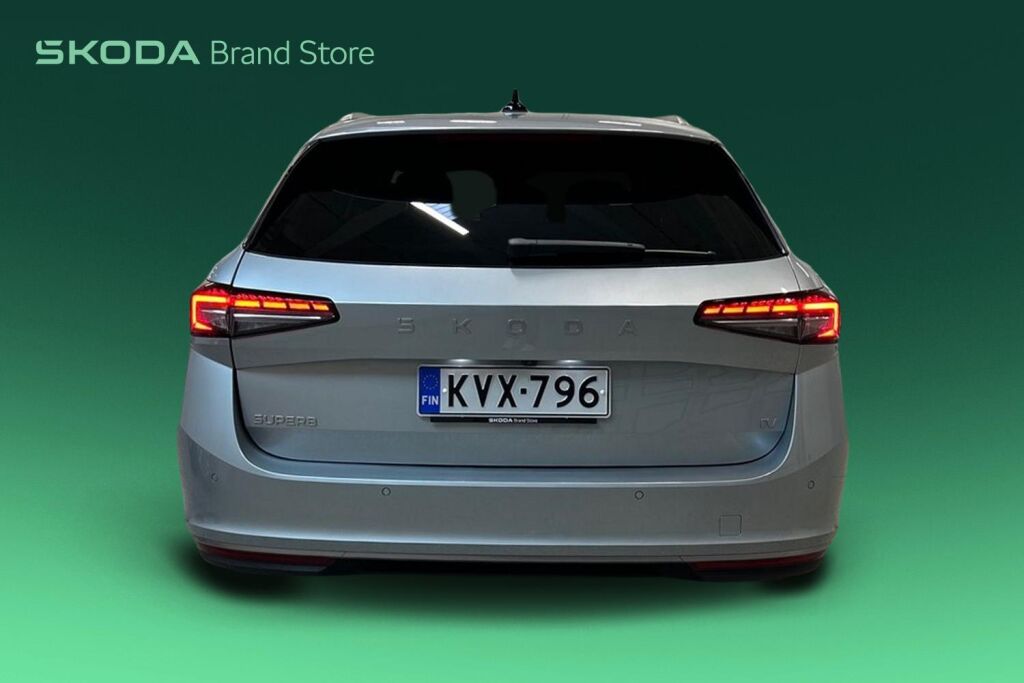 SKODA Superb Combi B9 2024 Combi 1.5 TSI PHEV L&K DSG Autom.