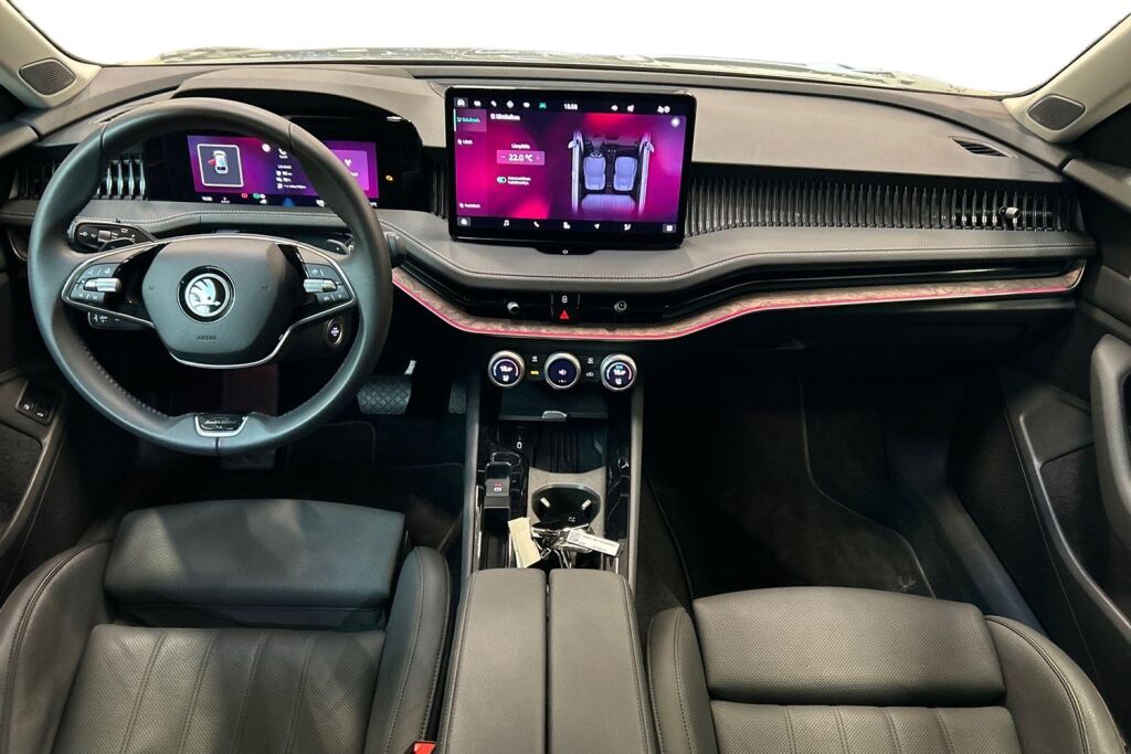 SKODA Superb Combi B9 2024 Combi 1.5 TSI PHEV L&K DSG Autom.