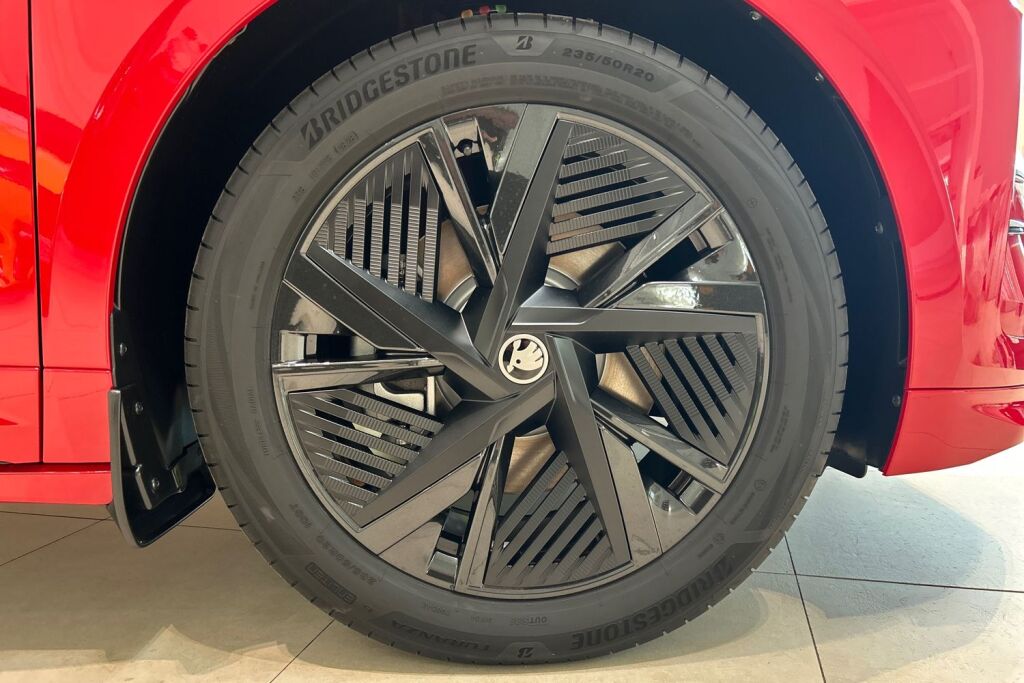 Skoda Enyaq 2026 Coupé 85x 4x4 RS