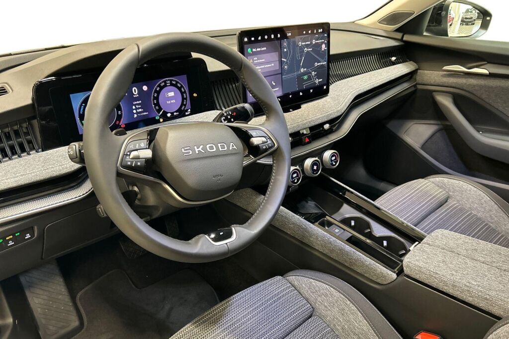 Skoda Superb 2026 Combi 1.5 TSI PHEV Style Explore DSG Autom.