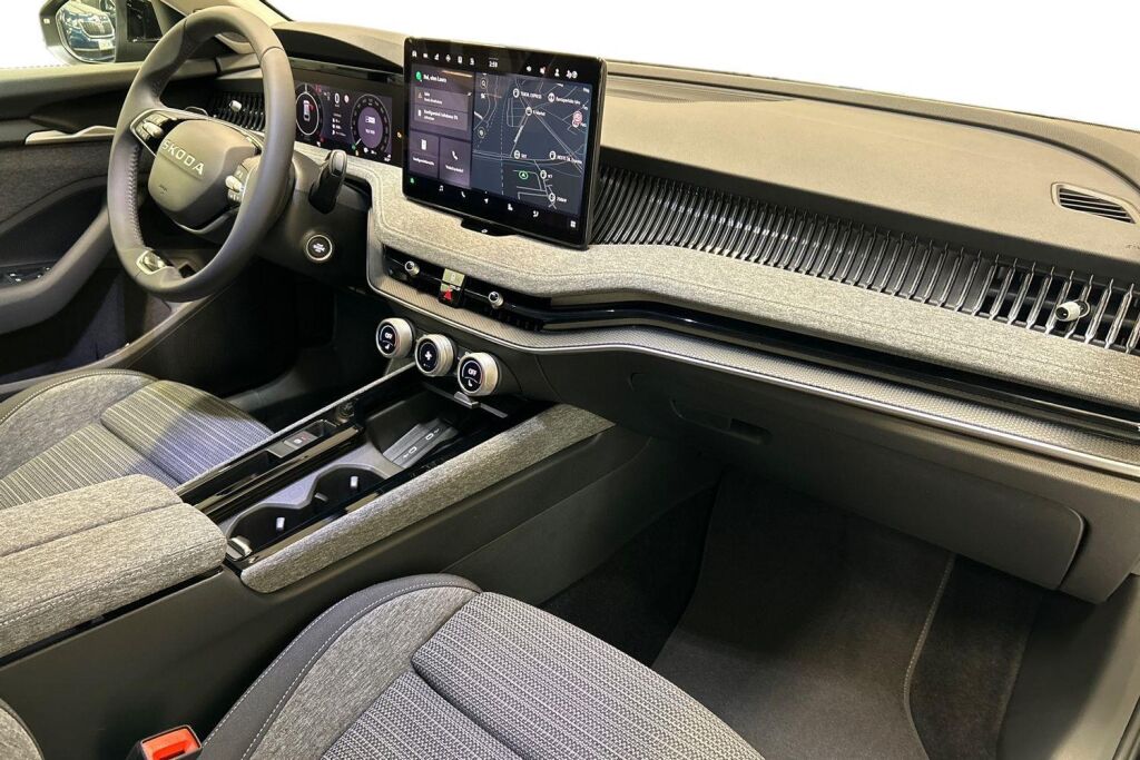 Skoda Superb 2026 Combi 1.5 TSI PHEV Style Explore DSG Autom.