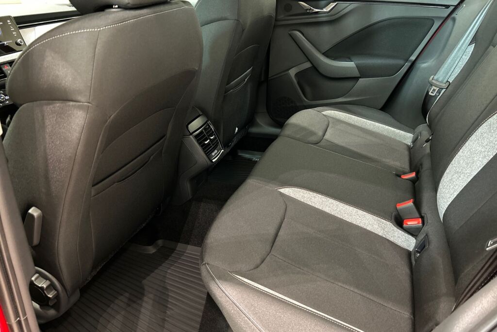 Skoda Kamiq 2026 1.0 TSI 116 Selection DSG Autom.
