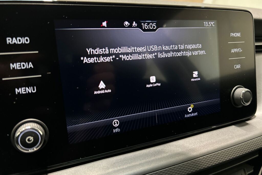 Skoda Kamiq 2022 1.0 TSI 110 Ambition