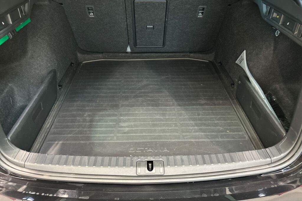 Skoda Octavia 2022 Combi 2.0 TDI 150 4x4 Scout DSG Autom.