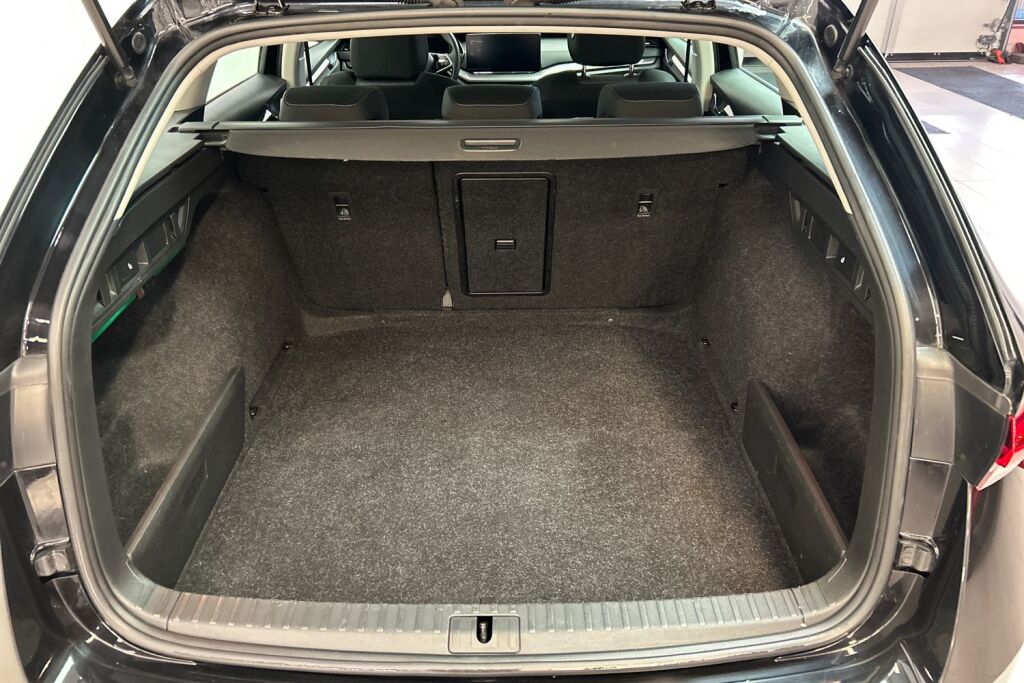 Skoda Octavia 2023 Combi 1.5 TSI Ambition eTEC DSG Autom.