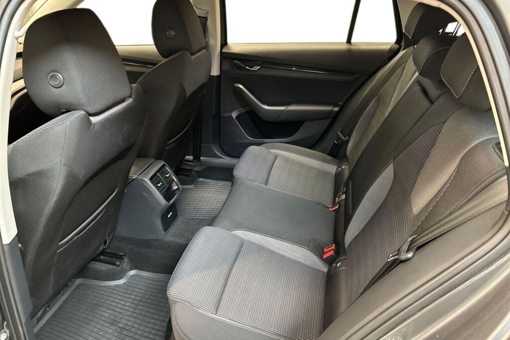 Skoda Octavia 2023 Combi 1.5 TSI 150hv Ambition eTEC DSG Autom.