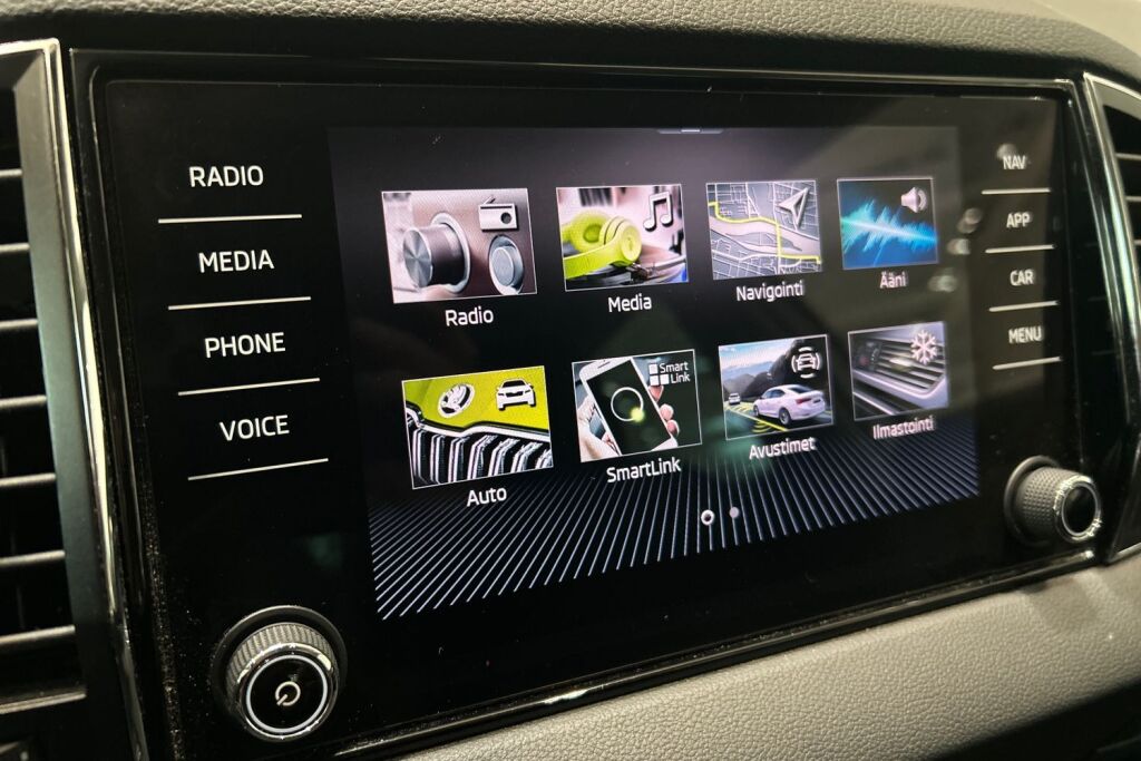 Skoda Karoq 2023 1.5 TSI Ambition DSG Autom.