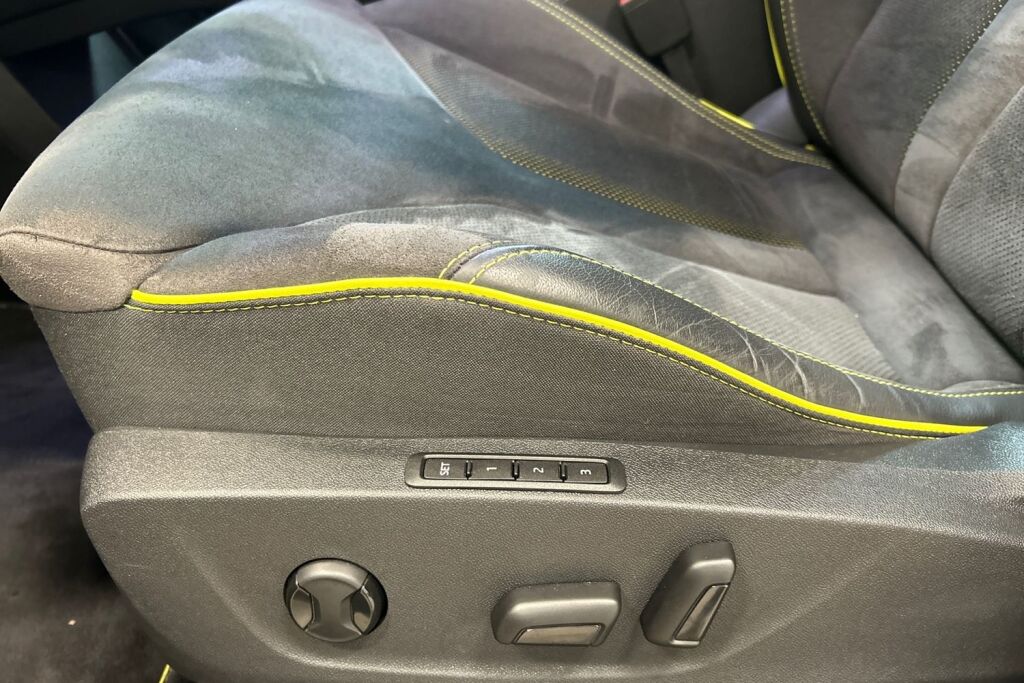 SKODA Enyaq 2024 Coupe 80x 4x4 RS iV