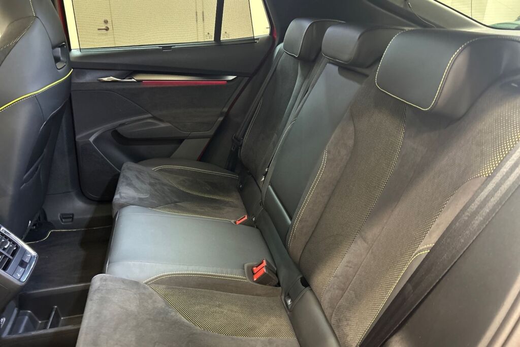 SKODA Enyaq 2024 Coupe 80x 4x4 RS iV