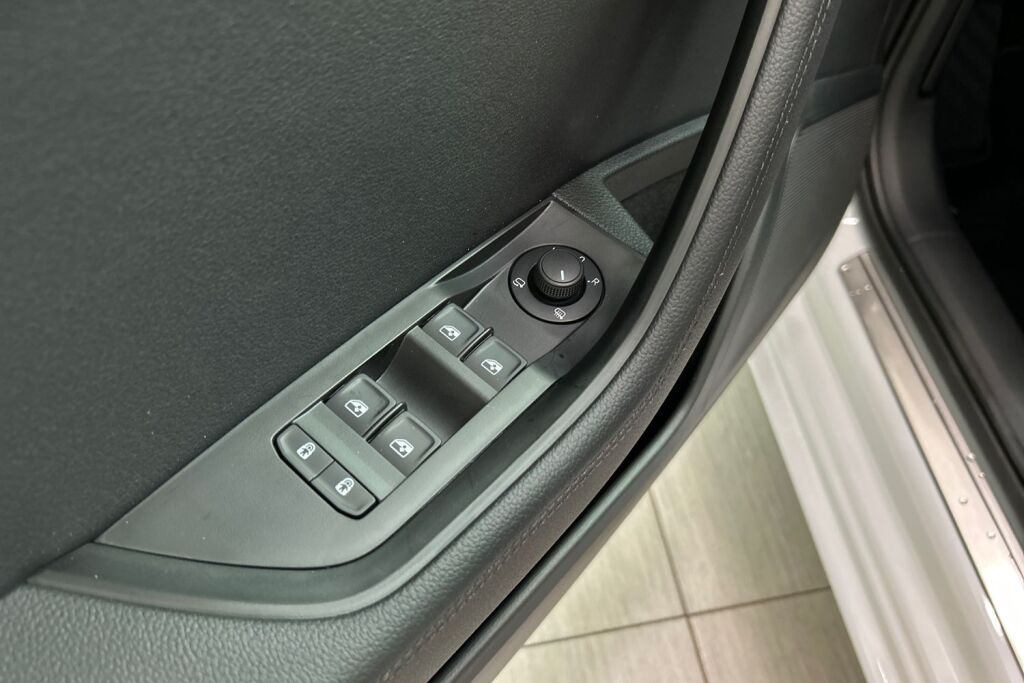Skoda Superb 2024 Combi 1.4 TSI PHEV Style iV BusinessLine DSG Autom.