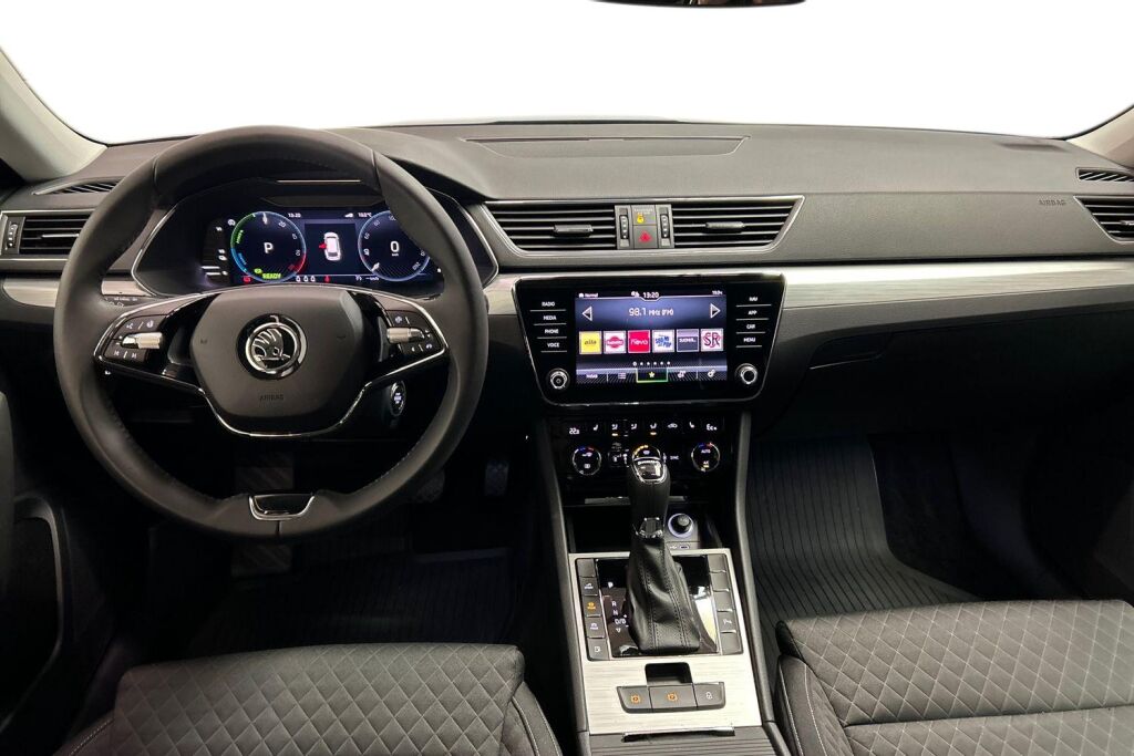 Skoda Superb 2024 Combi 1.4 TSI PHEV Ambition iV BusinessLine DSG Autom.