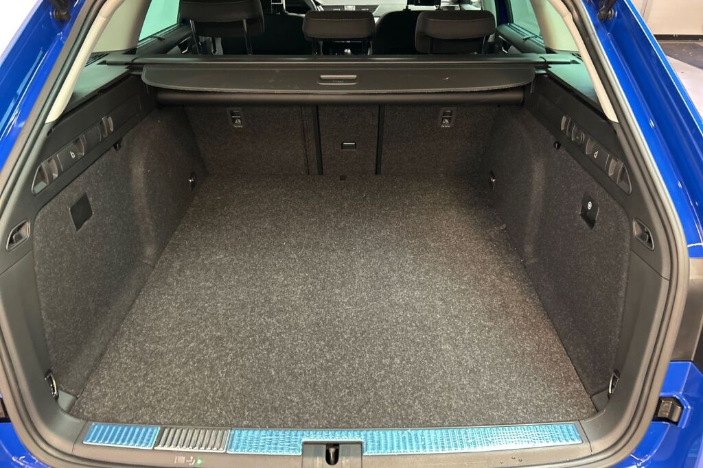 Skoda Superb 2024 Combi 1.4 TSI PHEV Ambition iV BusinessLine DSG Autom.