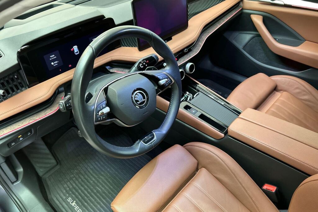 Skoda Superb 2024 Combi 1.5 TSI PHEV L&K DSG Autom.