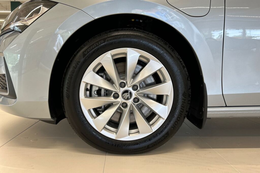 Skoda Superb 2026 Combi 1.5 TSI PHEV Selection DSG Autom.