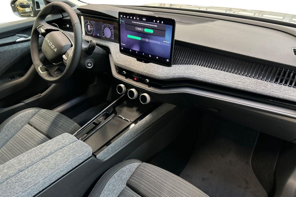 Skoda Superb 2026 Combi 1.5 TSI PHEV Style Explore DSG Autom.