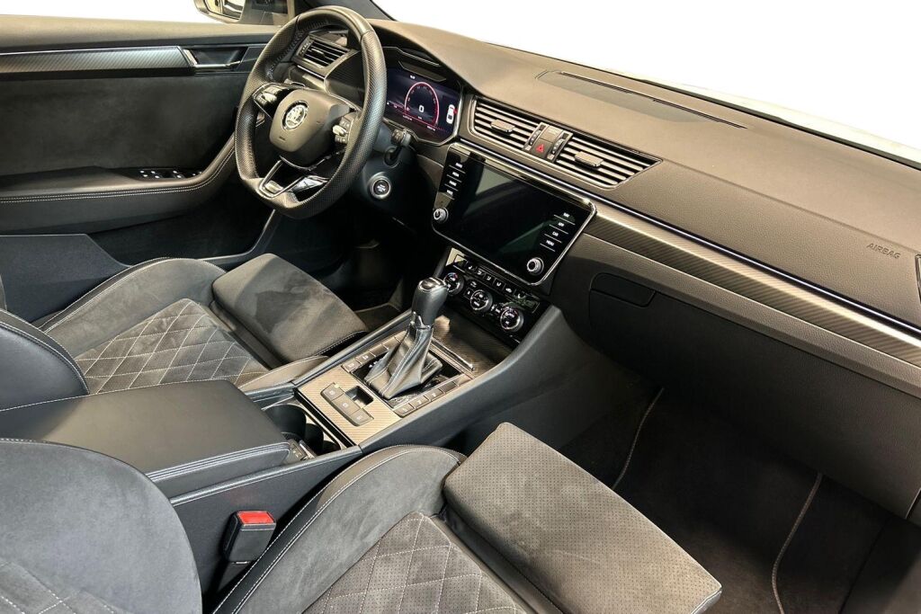 Skoda Superb 2023 1.5 TSI ACT SportLine Business DSG Autom.