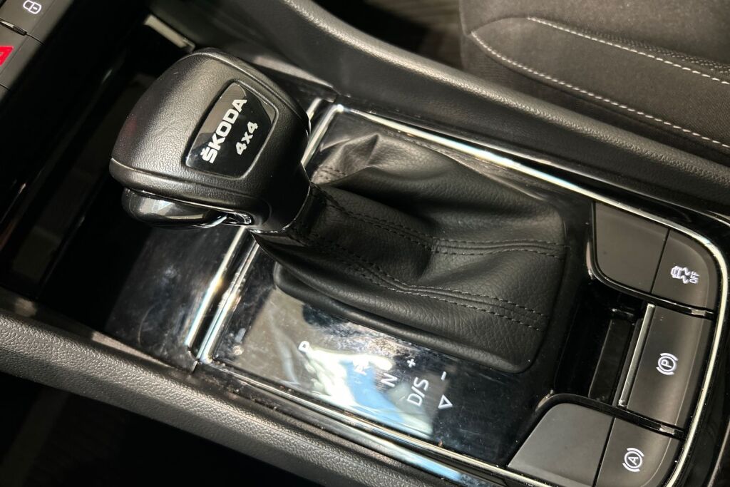 Skoda Karoq 2022 2.0 TDI 150 4x4 Ambition DSG Autom.