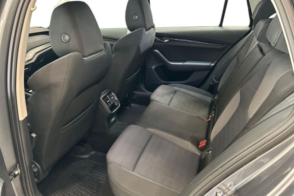 Skoda Octavia 2023 Combi 1.5 TSI 150hv Ambition eTEC DSG Autom.