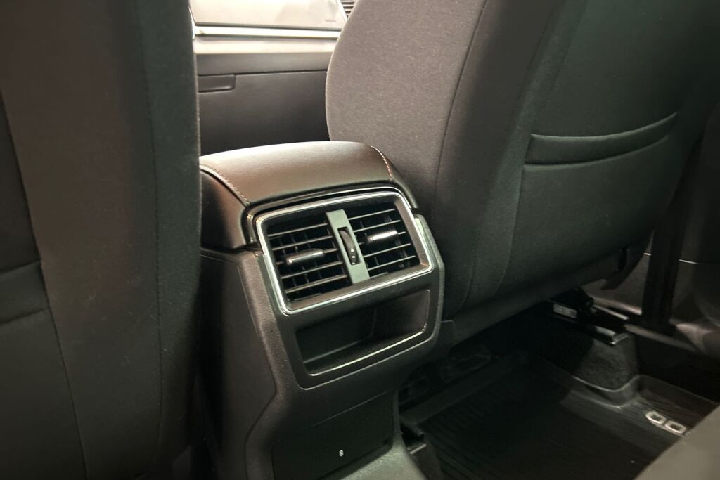 Skoda Karoq 2023 1.5 TSI Ambition DSG Autom.