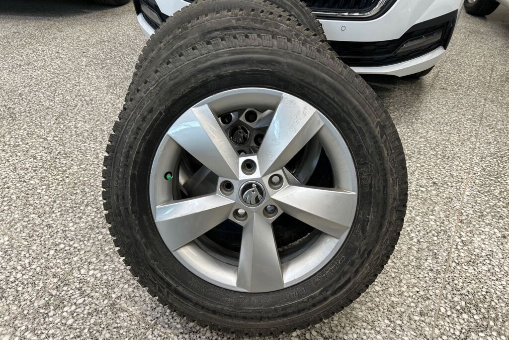 Skoda Karoq 2023 1.5 TSI Ambition DSG Autom.