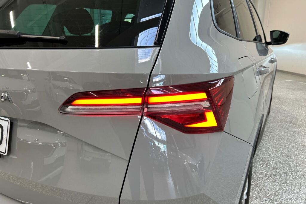 Skoda Karoq 2023 1.5 TSI Ambition DSG Autom.