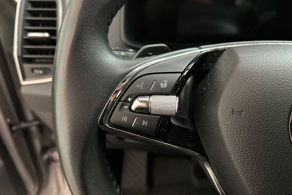 Skoda Karoq 2023 1.5 TSI Ambition DSG Autom.