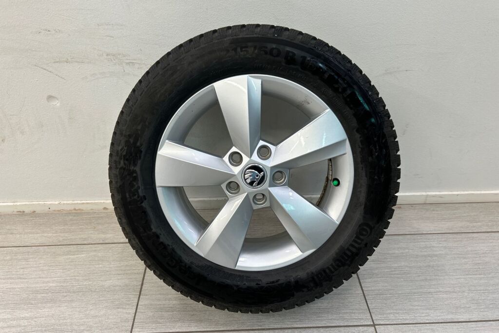 Skoda Karoq 2023 1.5 TSI Ambition DSG Autom.