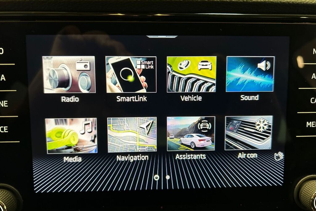 Skoda Karoq 2023 1.5 TSI Ambition DSG Autom.