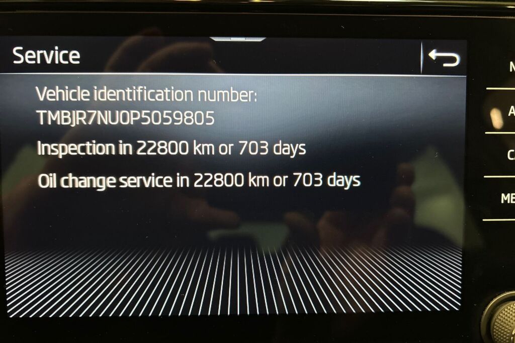 Skoda Karoq 2023 1.5 TSI Ambition DSG Autom.