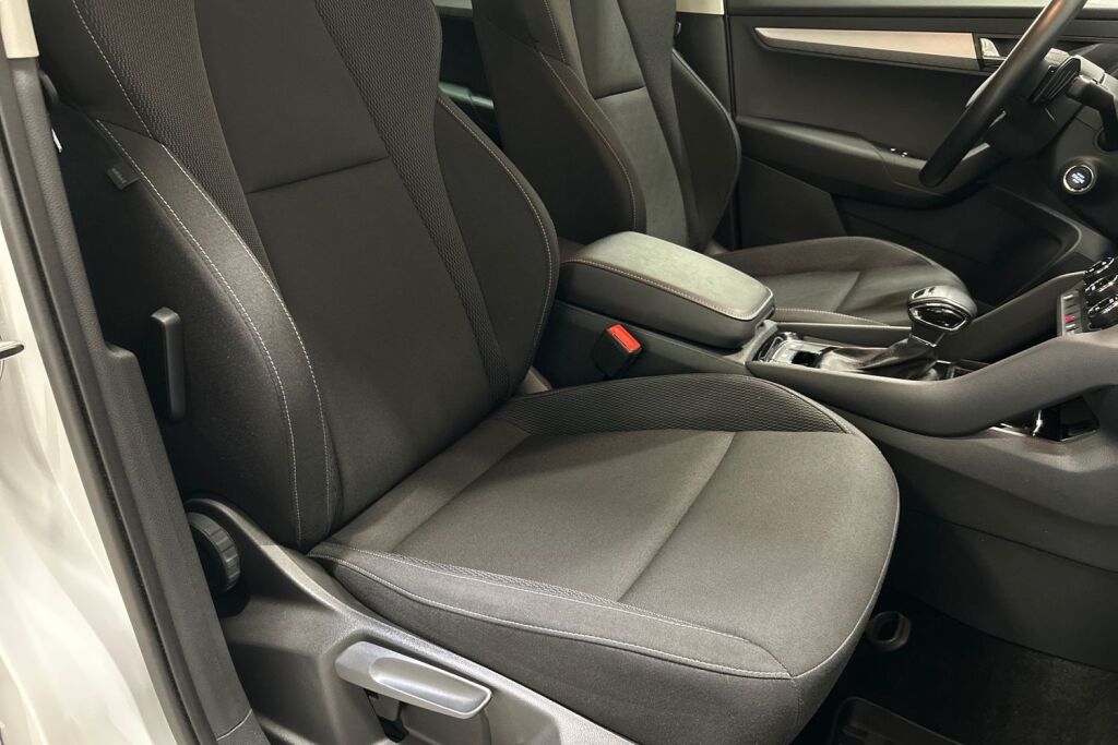 Skoda Karoq 2023 1.5 TSI Ambition DSG Autom.