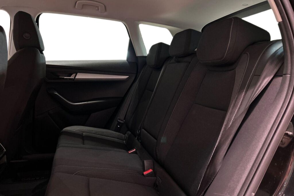 Skoda Karoq 2023 1.5 TSI Ambition DSG Autom.