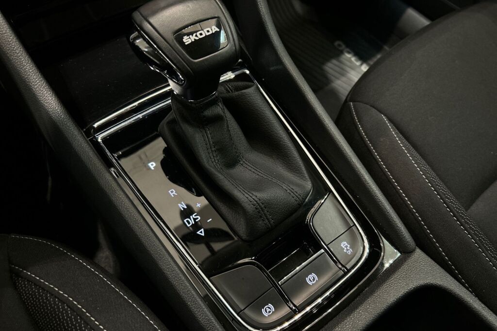 Skoda Karoq 2023 1.5 TSI Ambition DSG Autom.