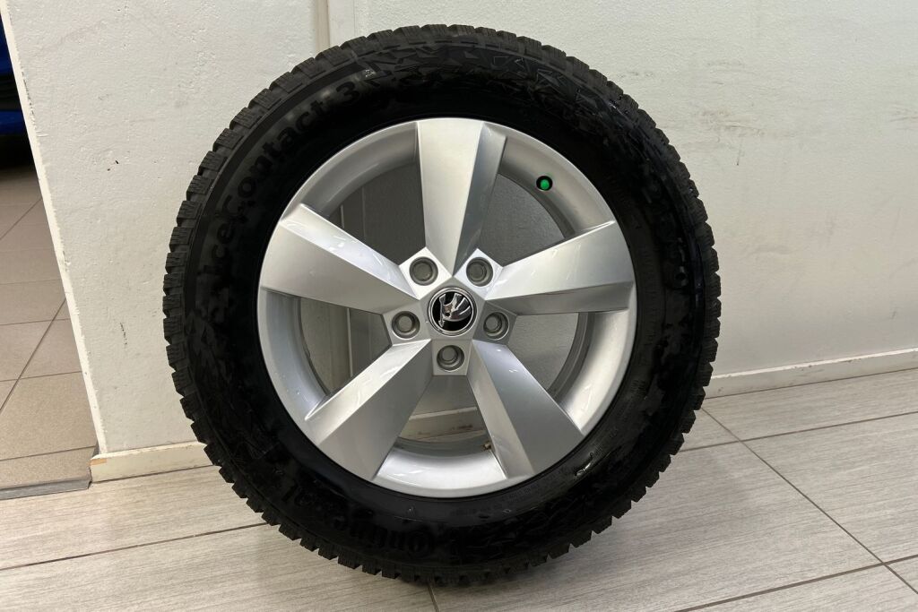 Skoda Karoq 2023 1.5 TSI Ambition DSG Autom.