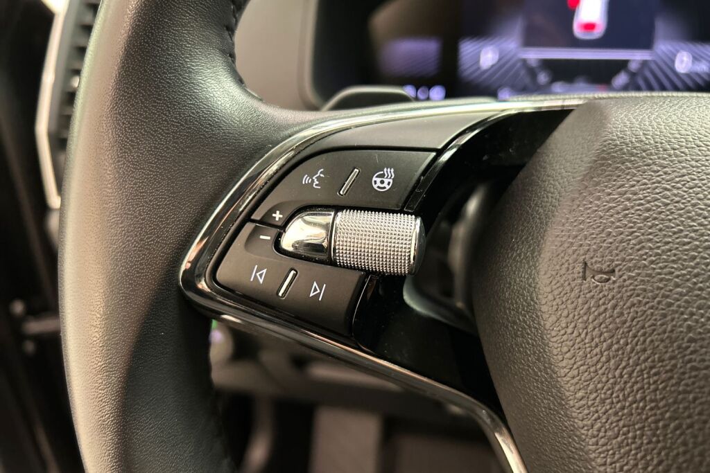 Skoda Karoq 2023 1.5 TSI Ambition DSG Autom.