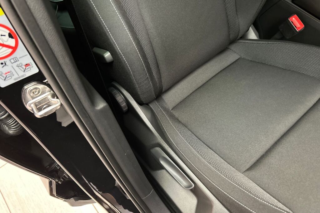 SKODA Karoq 2023 1.5 TSI Ambition DSG Autom.