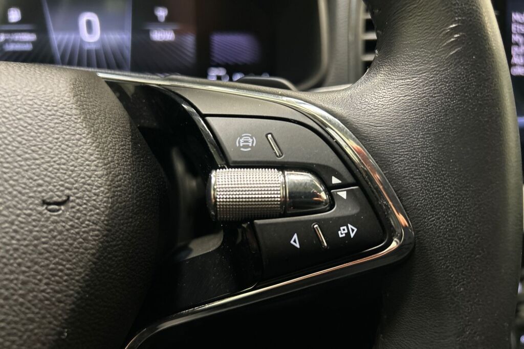 Skoda Karoq 2023 1.5 TSI Ambition DSG Autom.