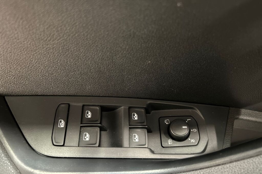 Skoda Karoq 2023 1.5 TSI Ambition DSG Autom.