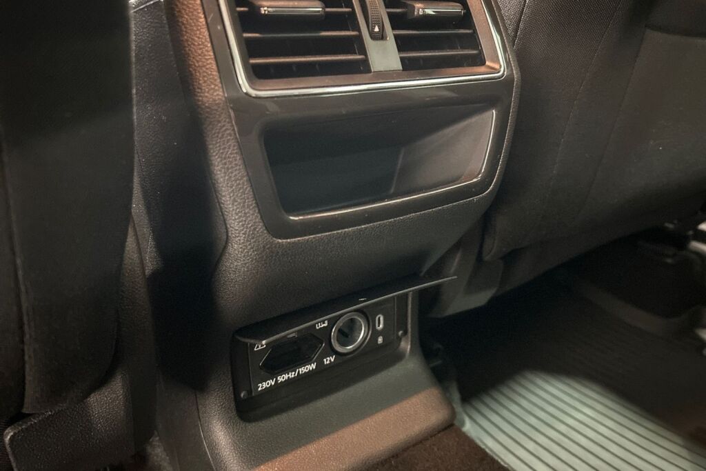 Skoda Karoq 2023 1.5 TSI Ambition DSG Autom.