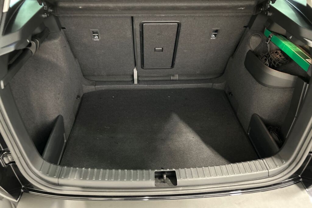 Skoda Karoq 2023 1.5 TSI Ambition DSG Autom.