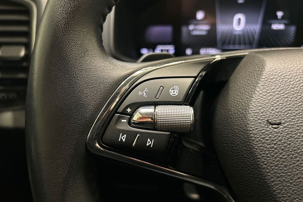 Skoda Karoq 2023 1.5 TSI Ambition DSG Autom.