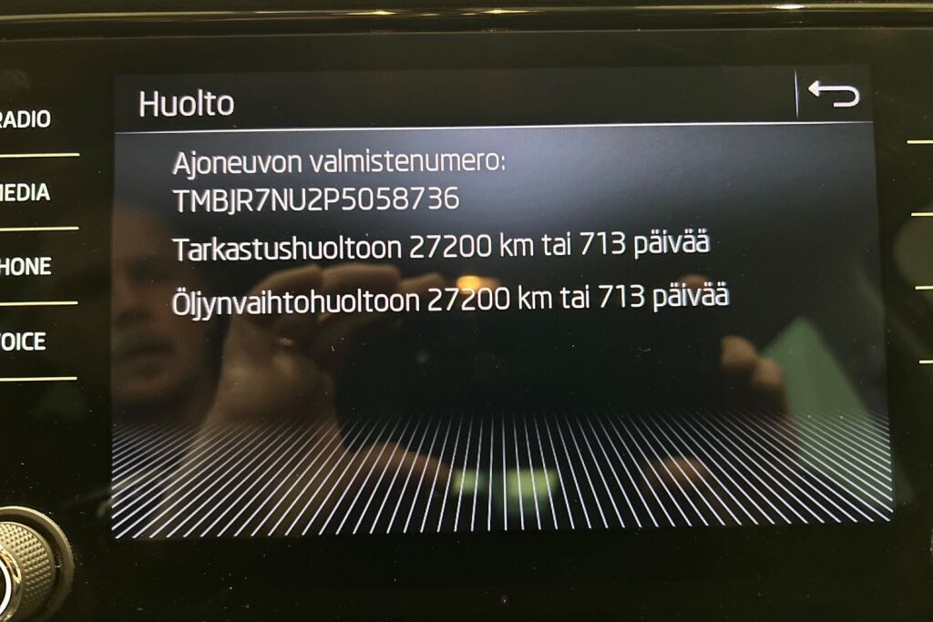 Skoda Karoq 2023 1.5 TSI Ambition DSG Autom.