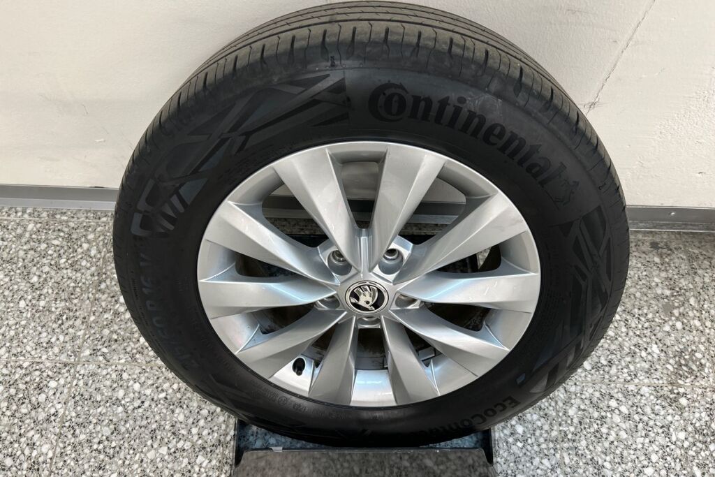 Skoda Karoq 2023 1.5 TSI Ambition DSG Autom.