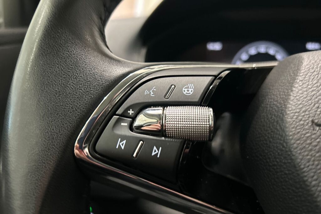 Skoda Karoq 2023 1.5 TSI Ambition DSG Autom.