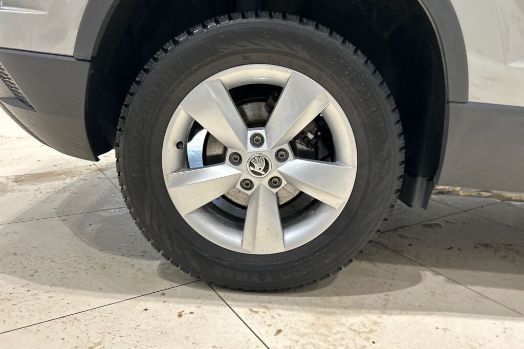 Skoda Karoq 2023 1.5 TSI Ambition DSG Autom.