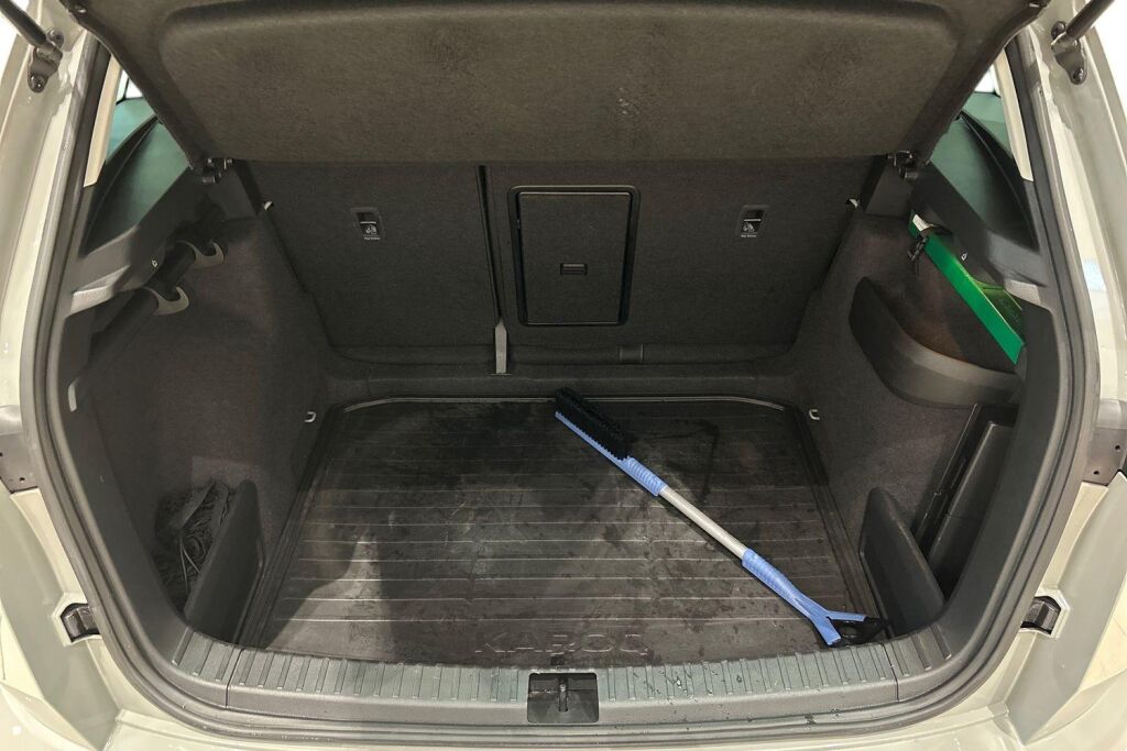 Skoda Karoq 2023 1.5 TSI Ambition DSG Autom.