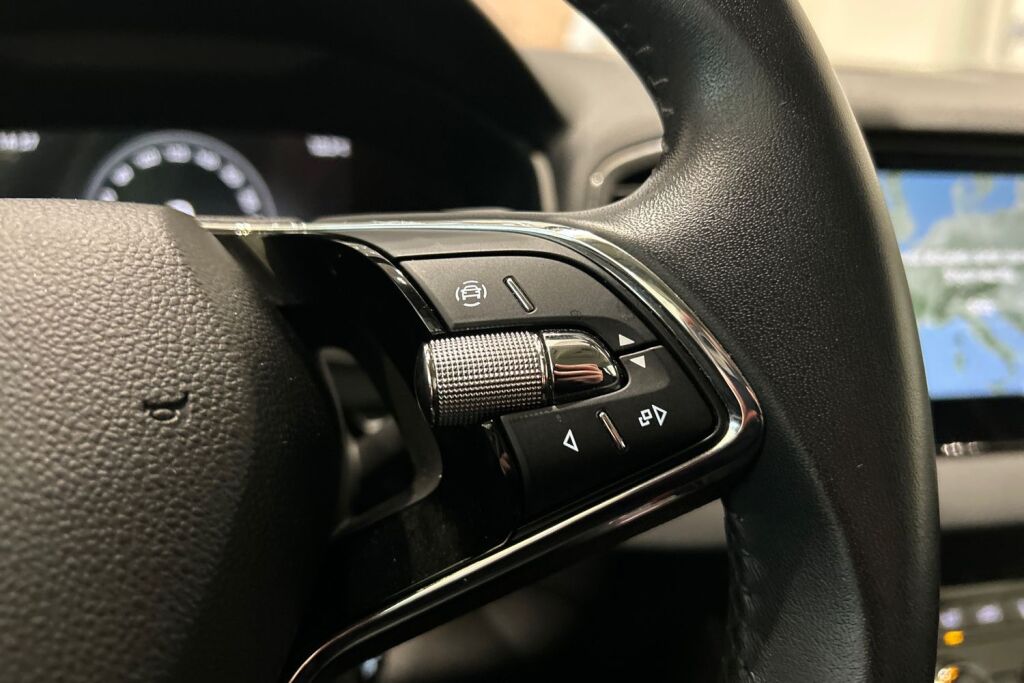 Skoda Karoq 2023 1.5 TSI Ambition DSG Autom.