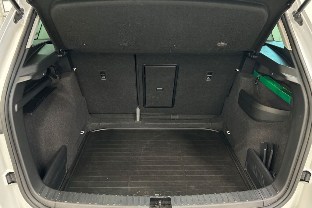 Skoda Karoq 2023 1.5 TSI 150hv Ambition DSG Autom.