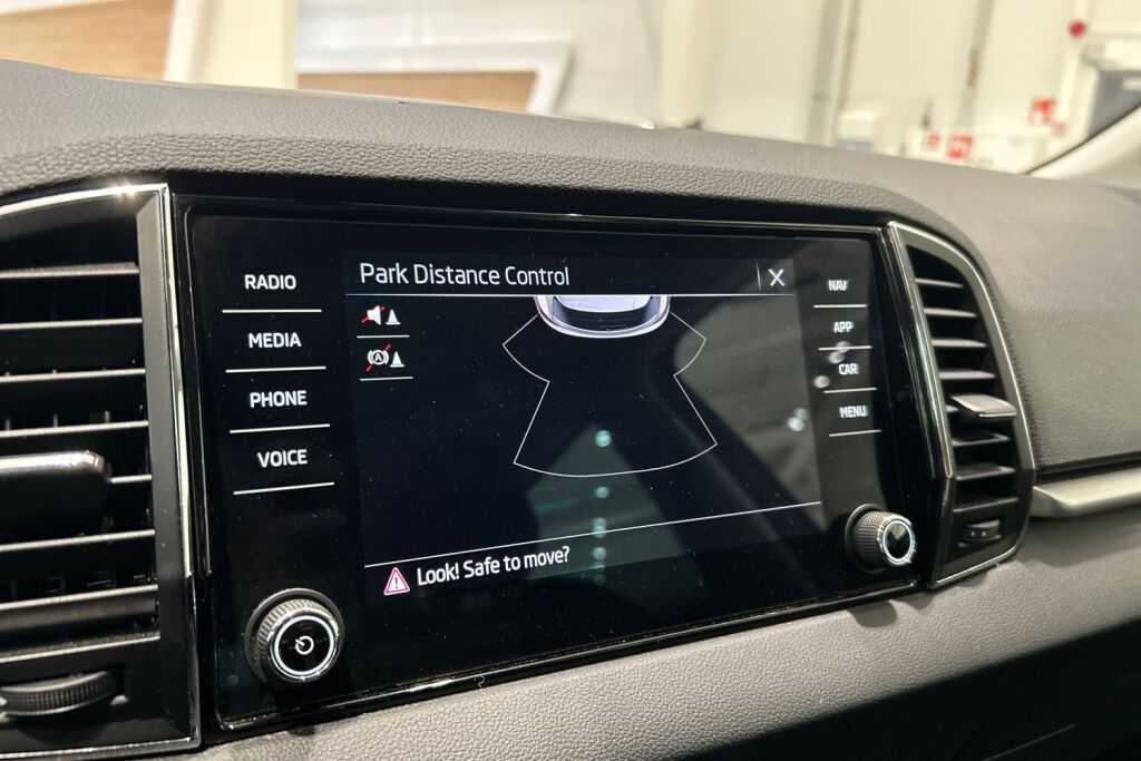 Skoda Karoq 2023 1.5 TSI Ambition DSG Autom.