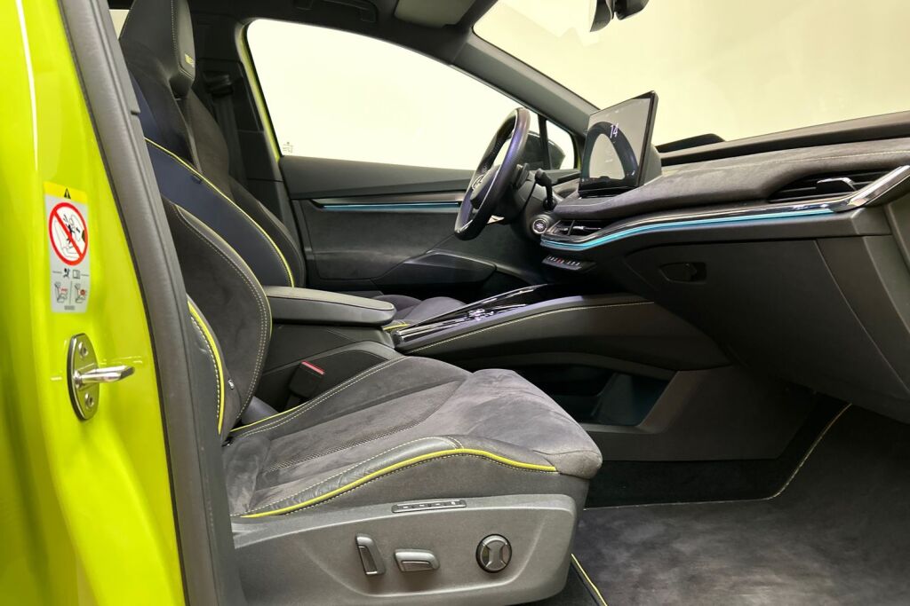 Skoda Enyaq 2023 Coupe 80x 4x4 RS iV